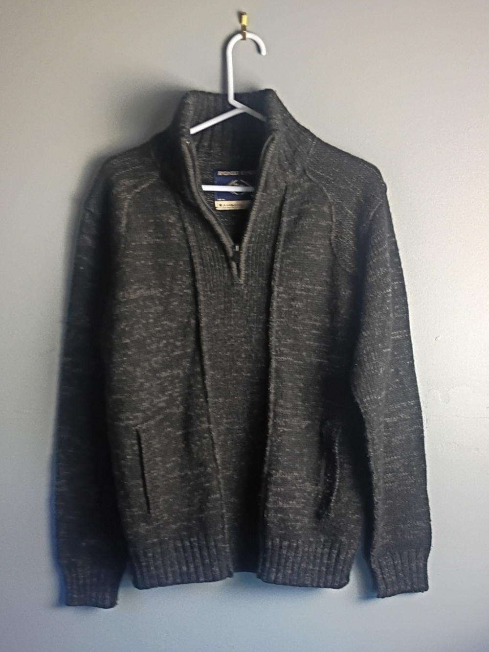 Amongst Others American  Dark Gray Zip-Up Knit Sweater - Classic Stand Collar